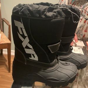 New Youth FXR Black Shredder Snowmobile boots, size 4